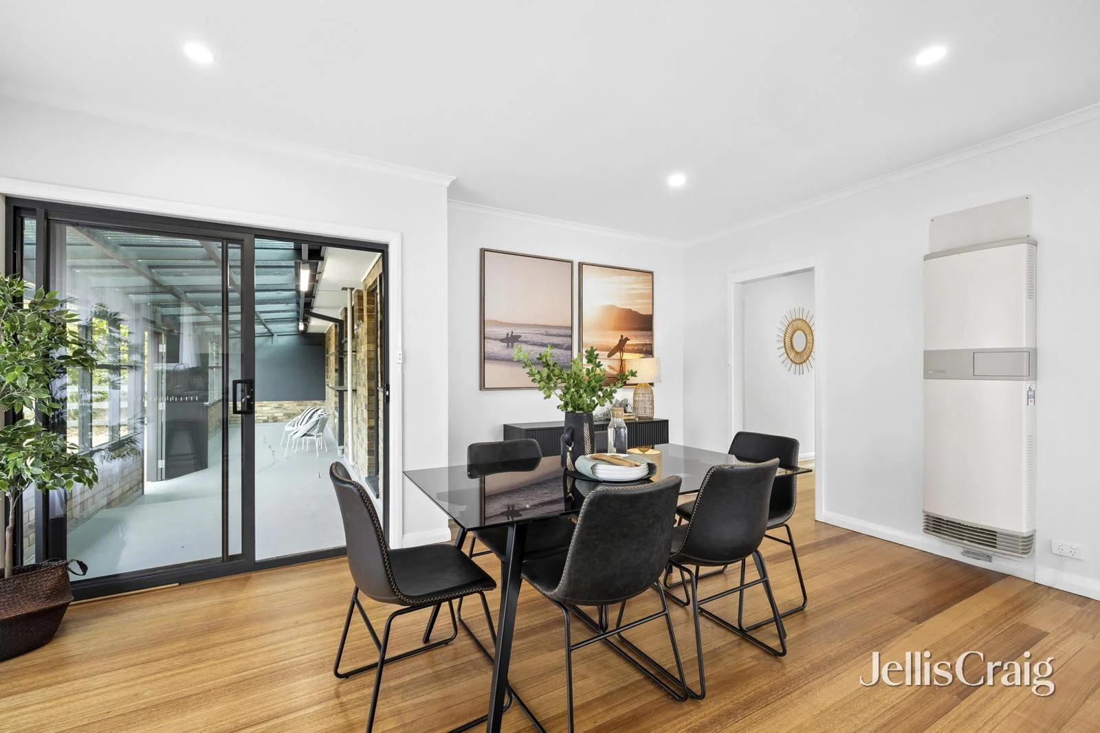 16 Bowen Street - Image 2