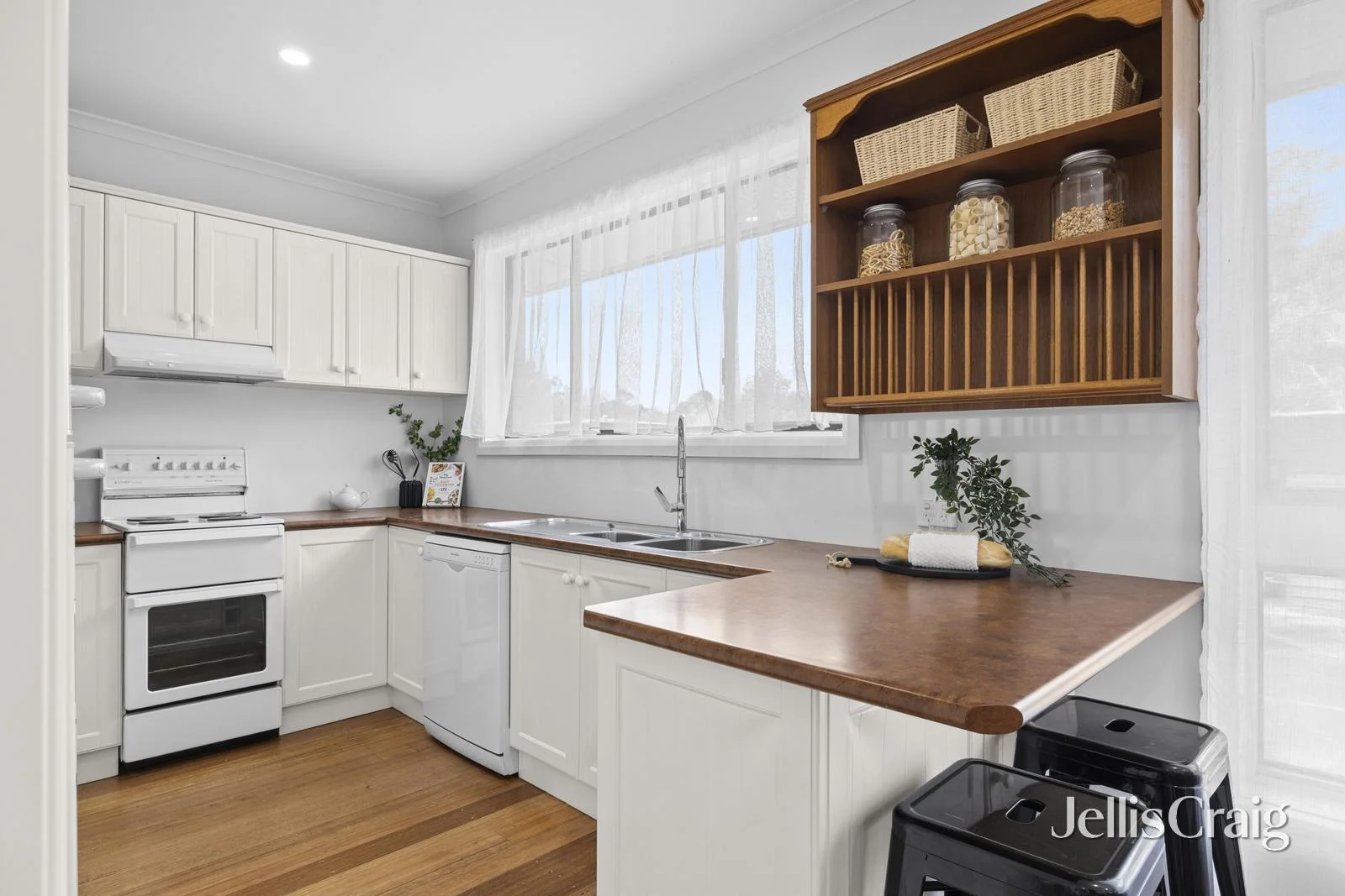 16 Bowen Street - Image 3