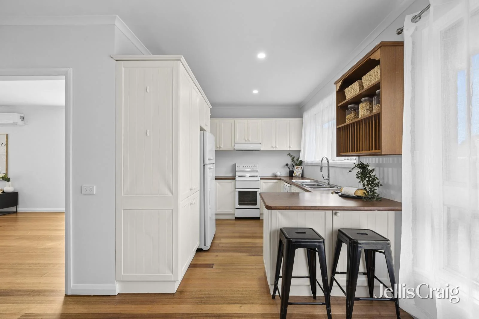 16 Bowen Street - Image 4