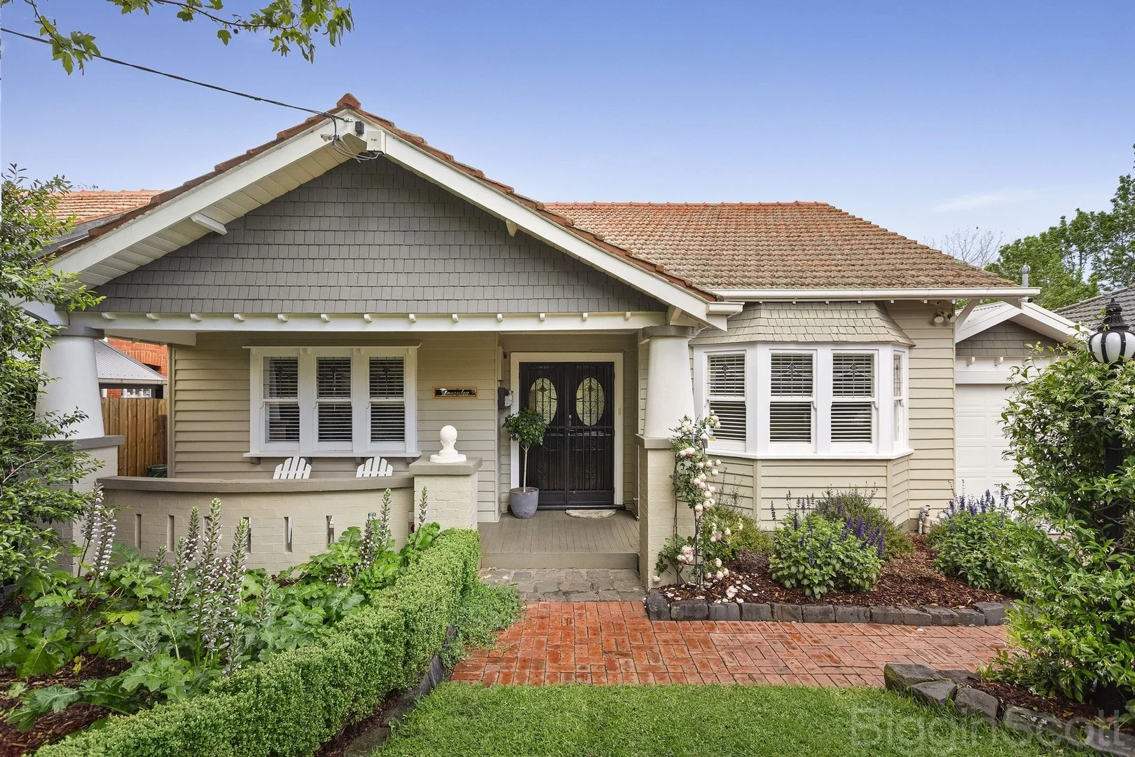 16 Brentani Avenue (1/11)