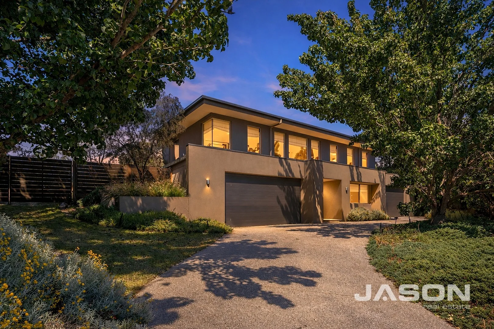 16 Casablanca Court (1/34)