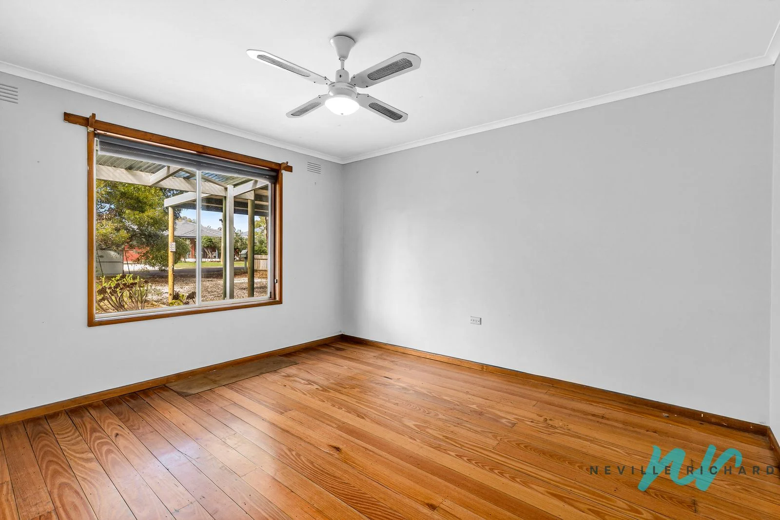 16 Centreway Road - Image 5