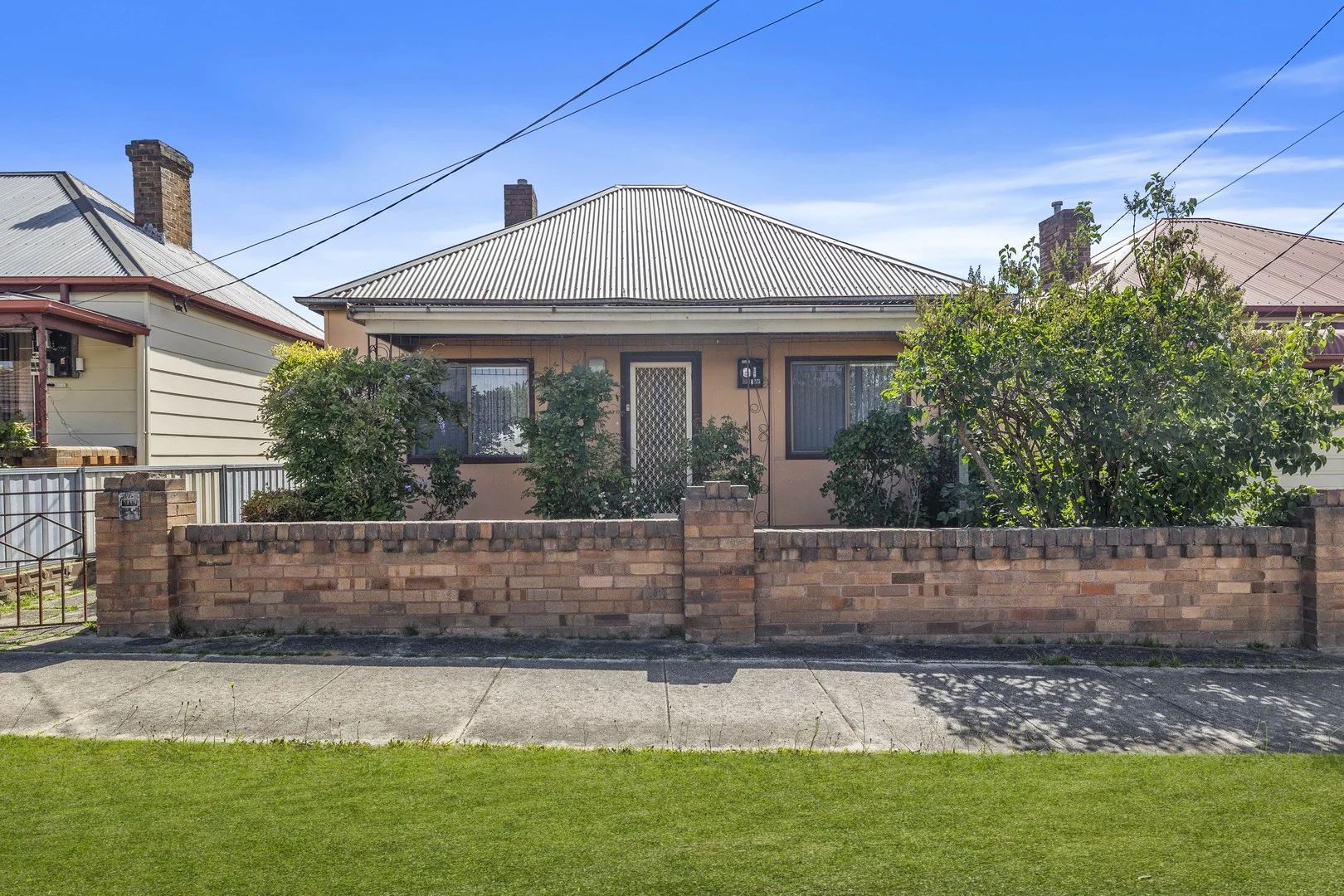 16 Clarice Street (1/1)