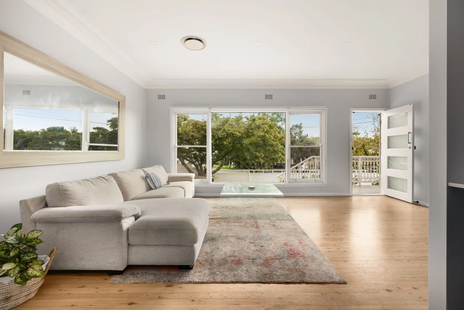 16 Clifford Road (1/12)
