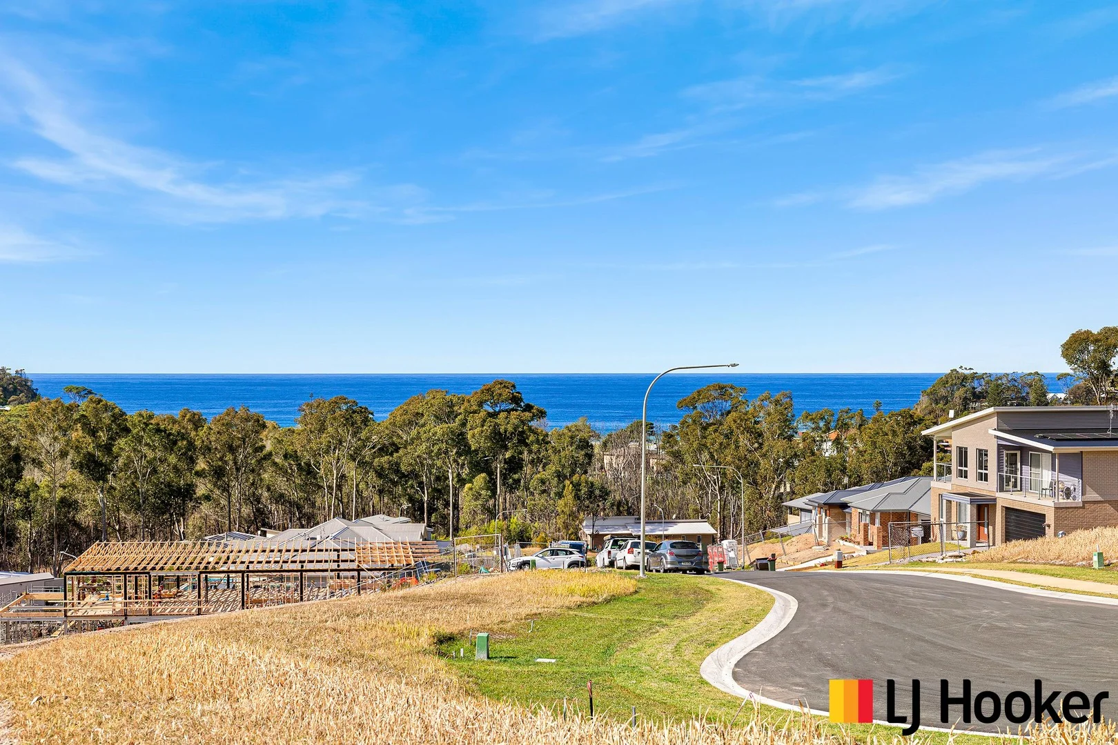 16 Corymbia Place (1/13)