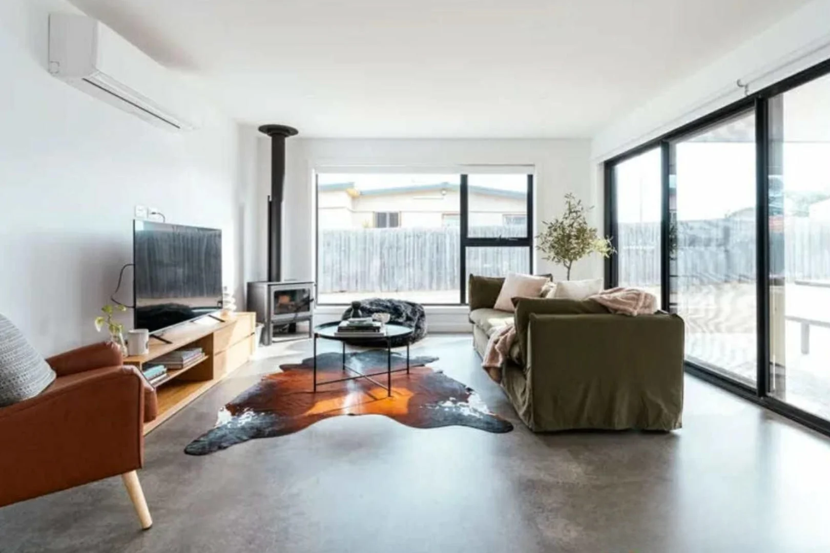 16 Davies Street - Image 5