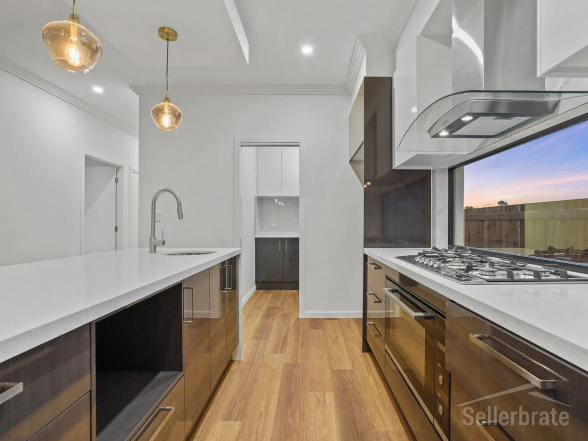 16 Dewdrop Drive - Image 2