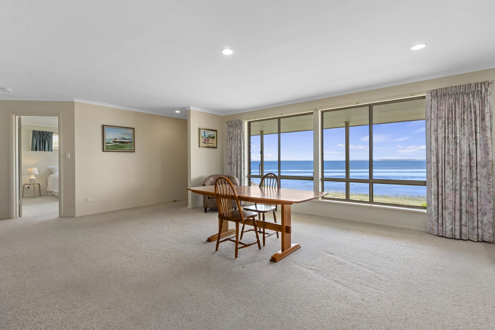 16 Esplanade - Image 5