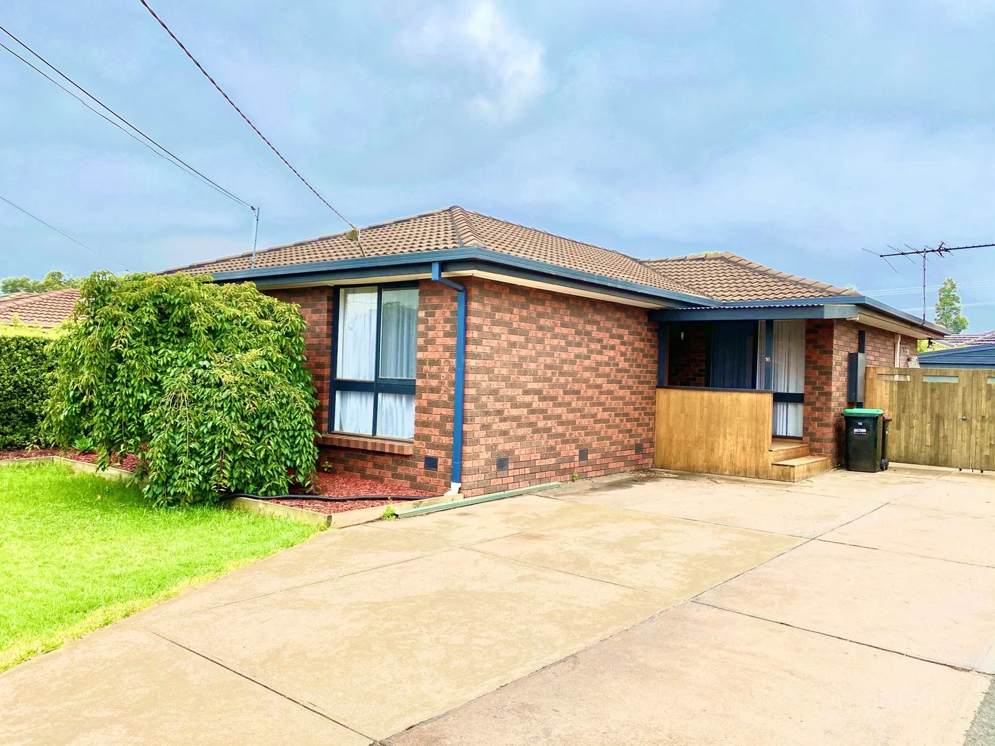 16 Falcon Drive (1/1)