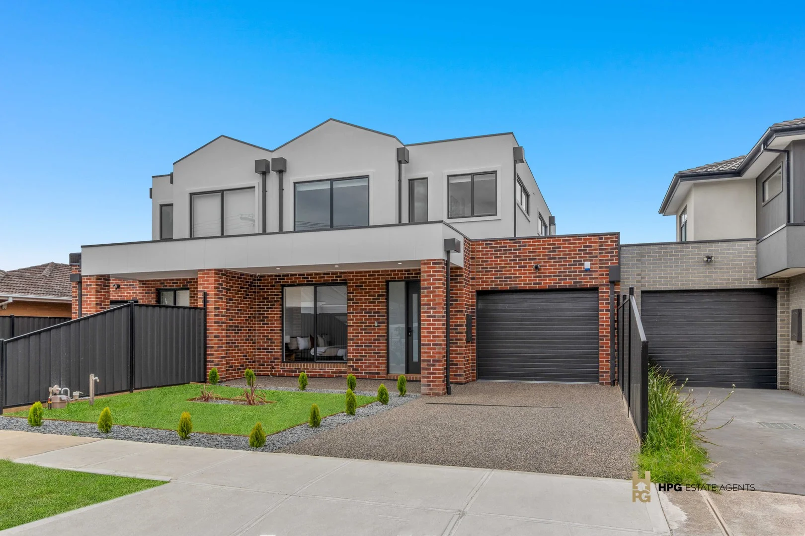 16 Fisher Grove (1/1)