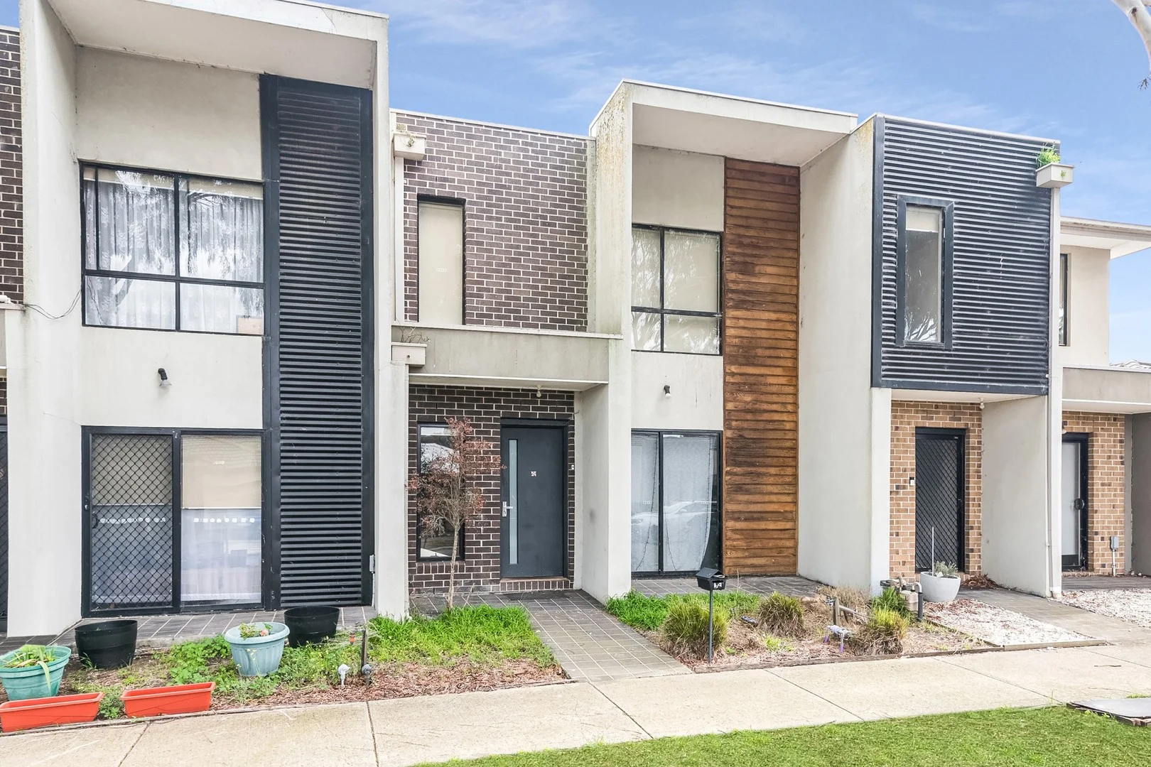 16 Folger Road (1/6)