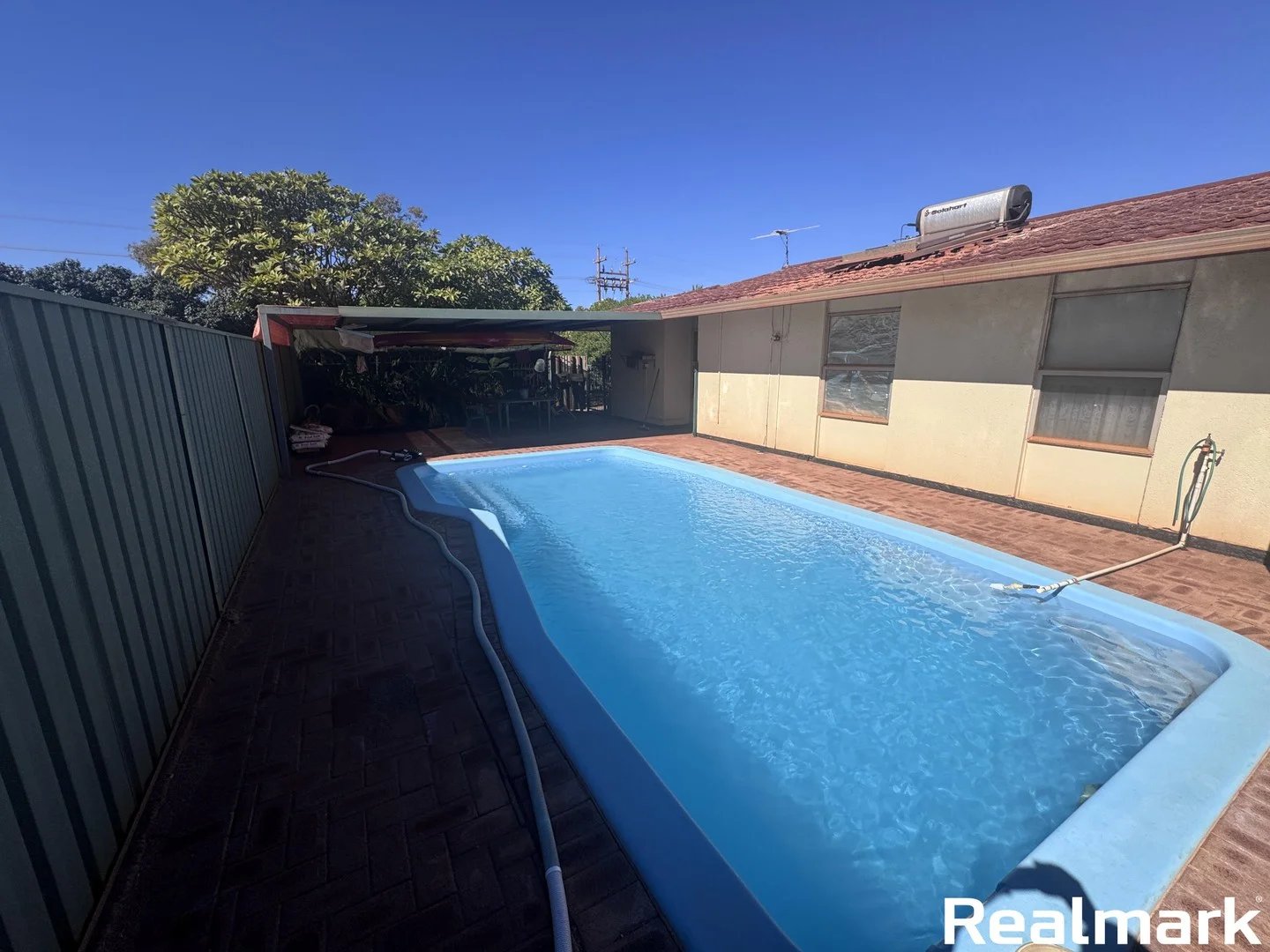 16 Gregory Avenue (1/8)