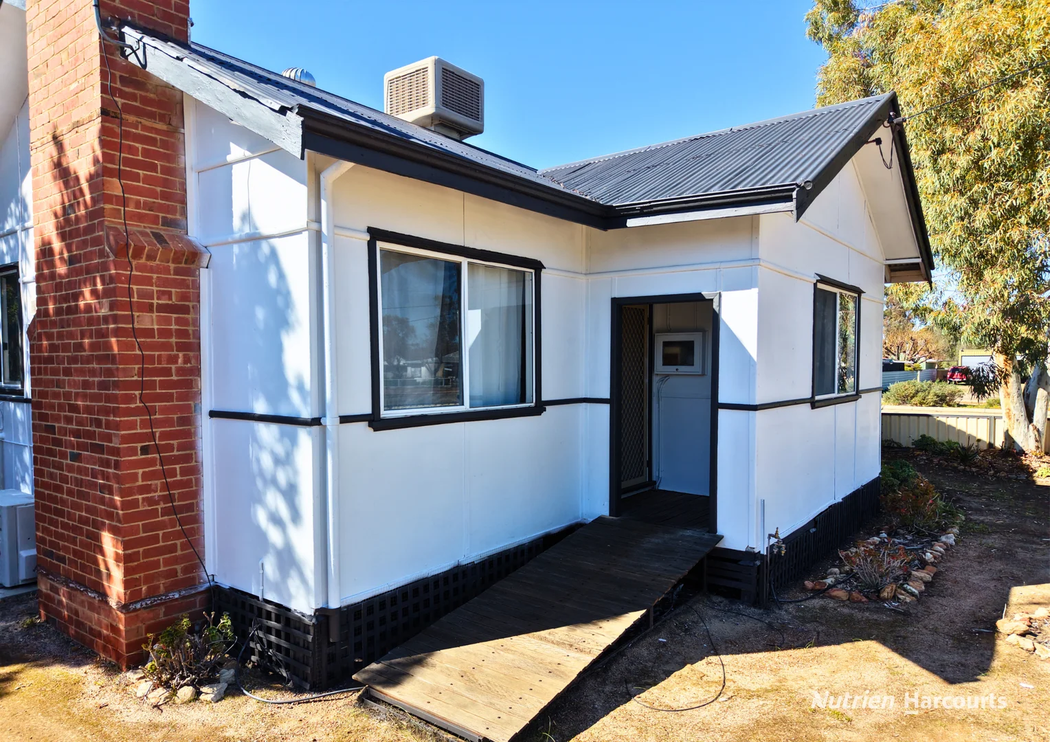 16 Hinckley Street - Image 2