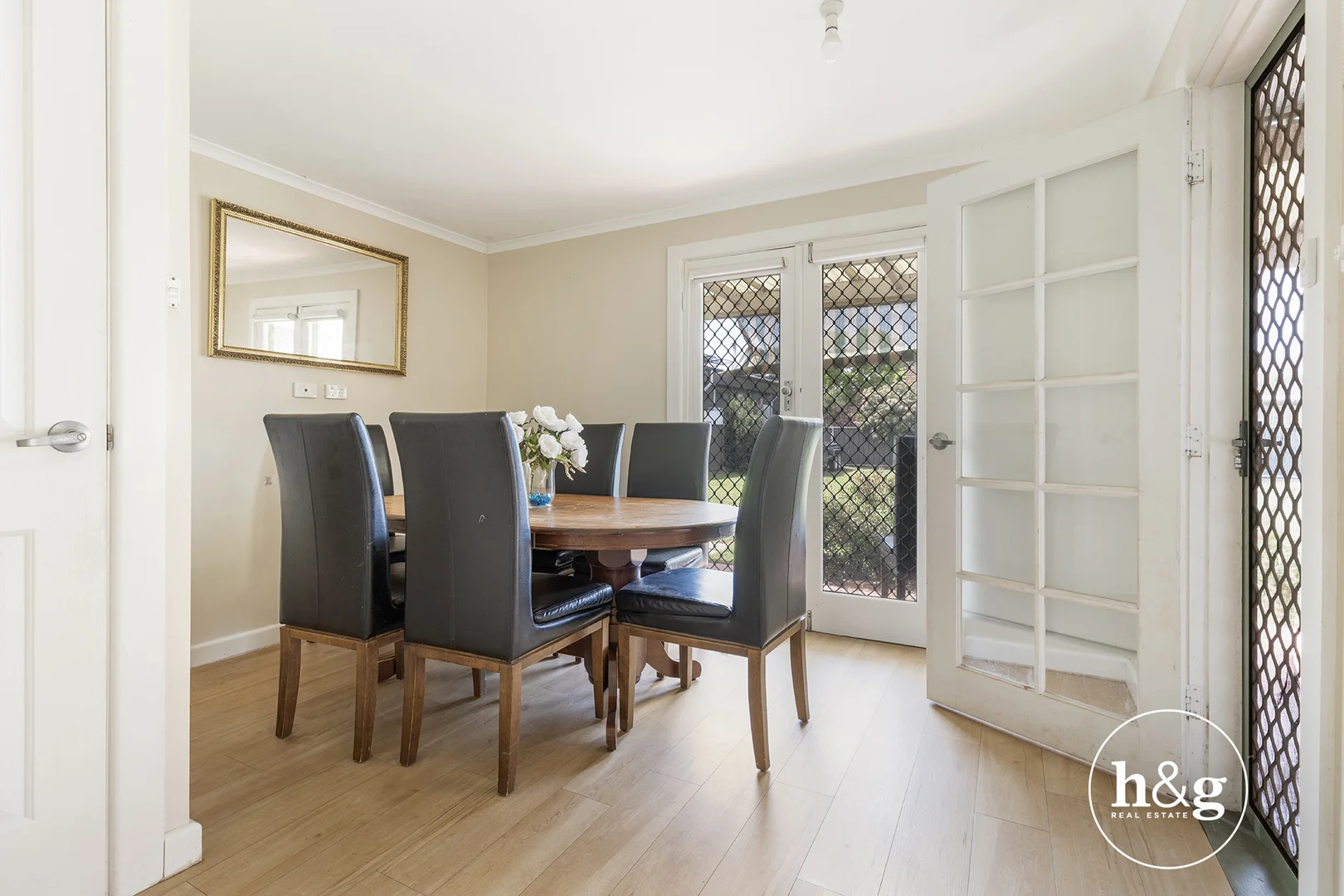 16 Julia Street - Image 4