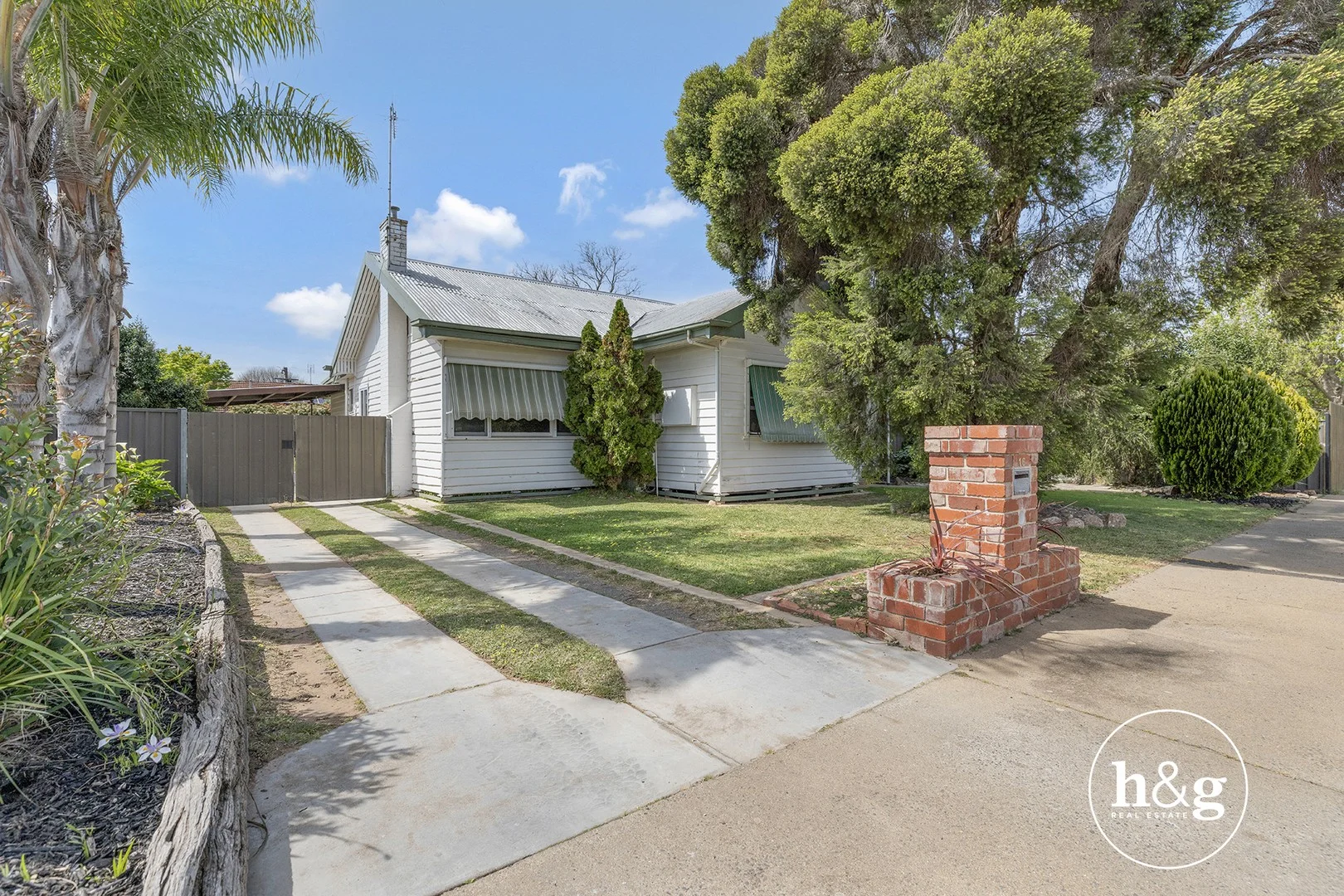 16 Julia Street (1/3)