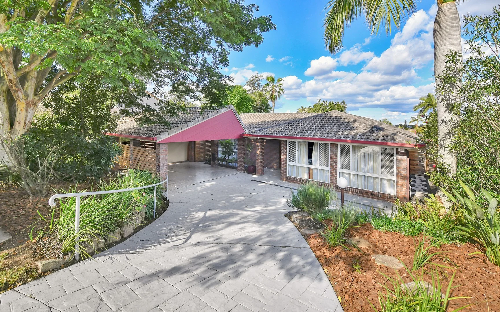 16 Lalina Street (1/1)