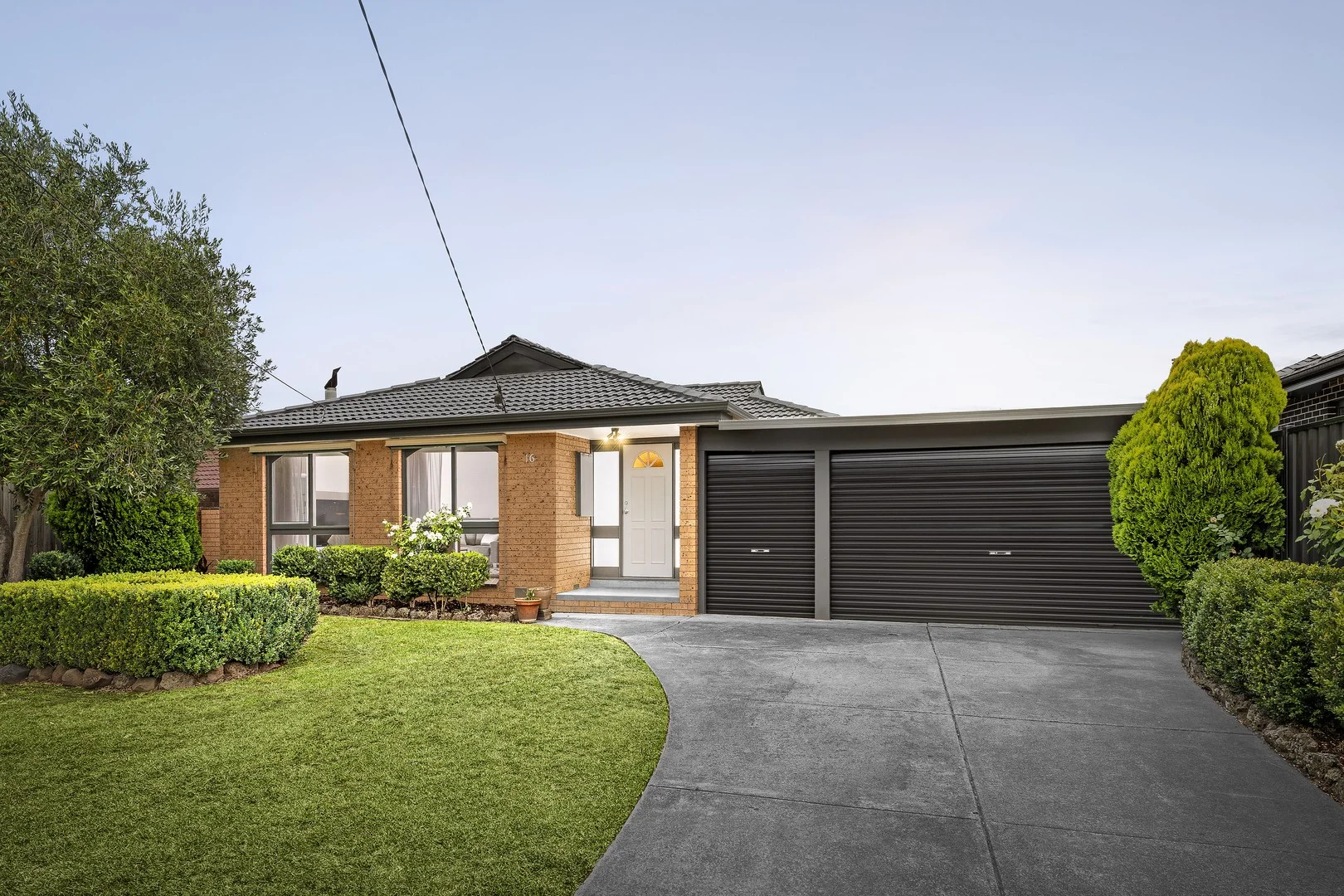 16 Leatherwood Crescent (1/1)