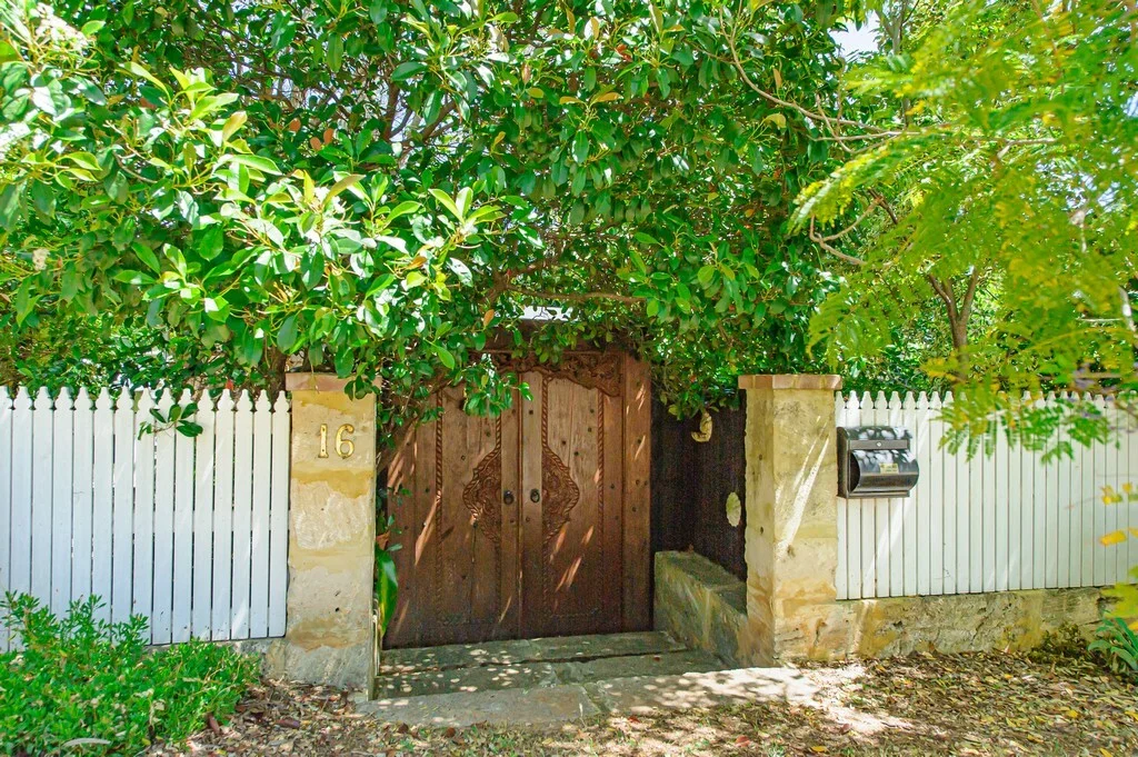 16 Lukin Ave (1/30)