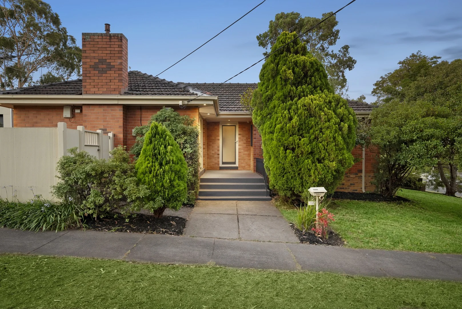 16 Munro Street (1/15)