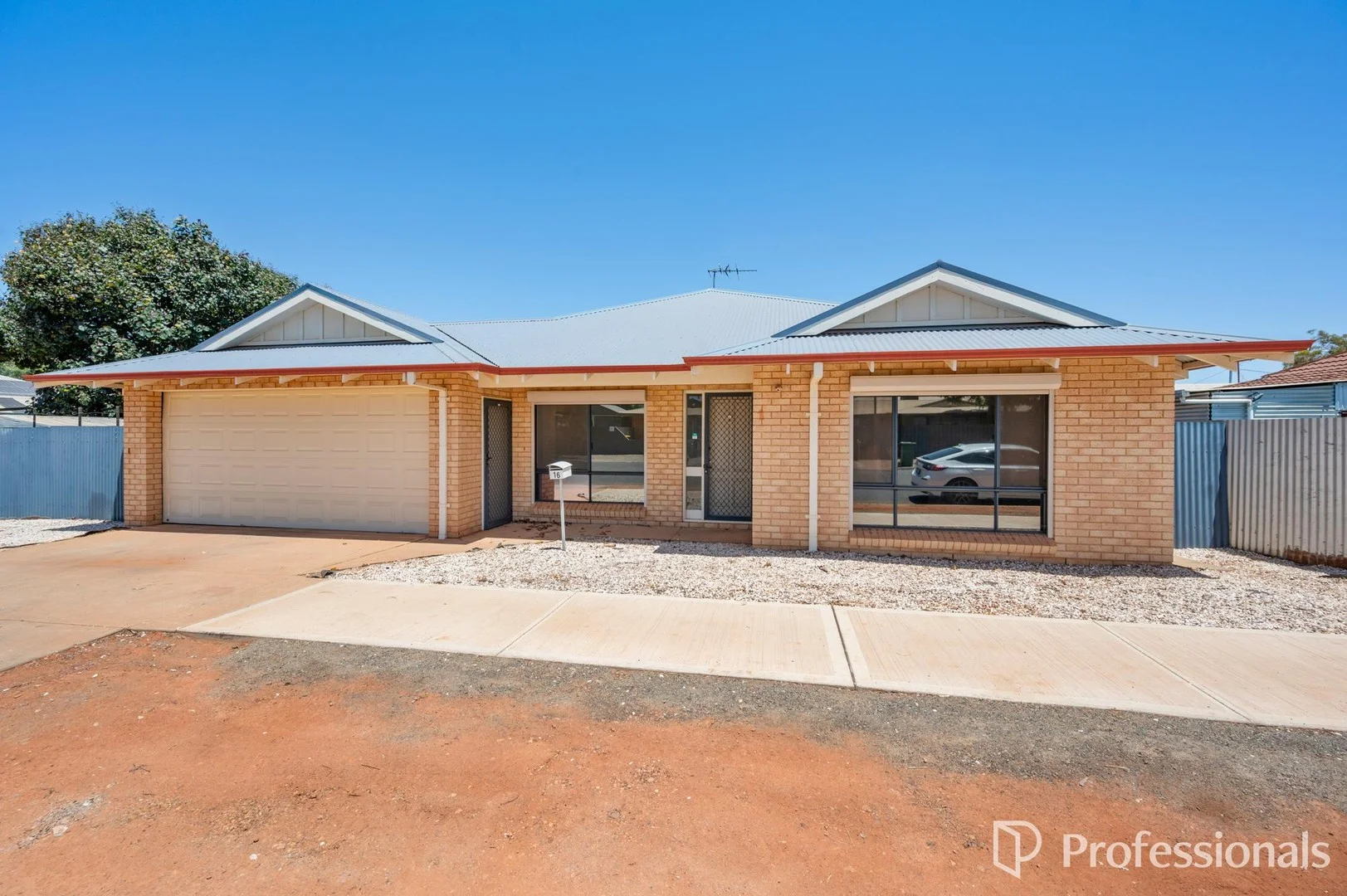 16 Parsons Street (1/15)