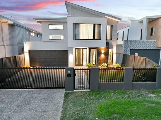 16 Penfold Crescent (1/36)