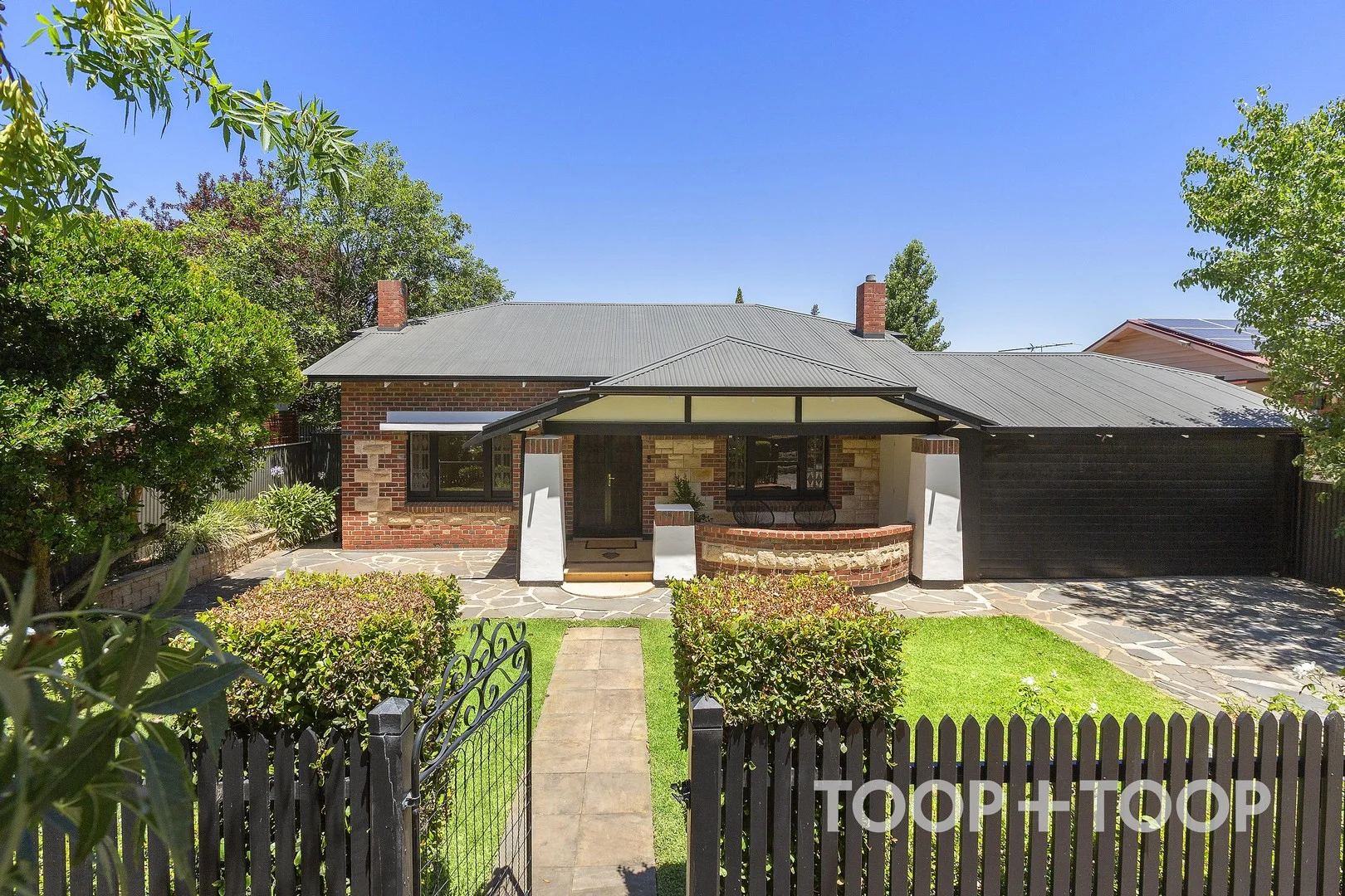 16 Rothbury Avenue (1/3)