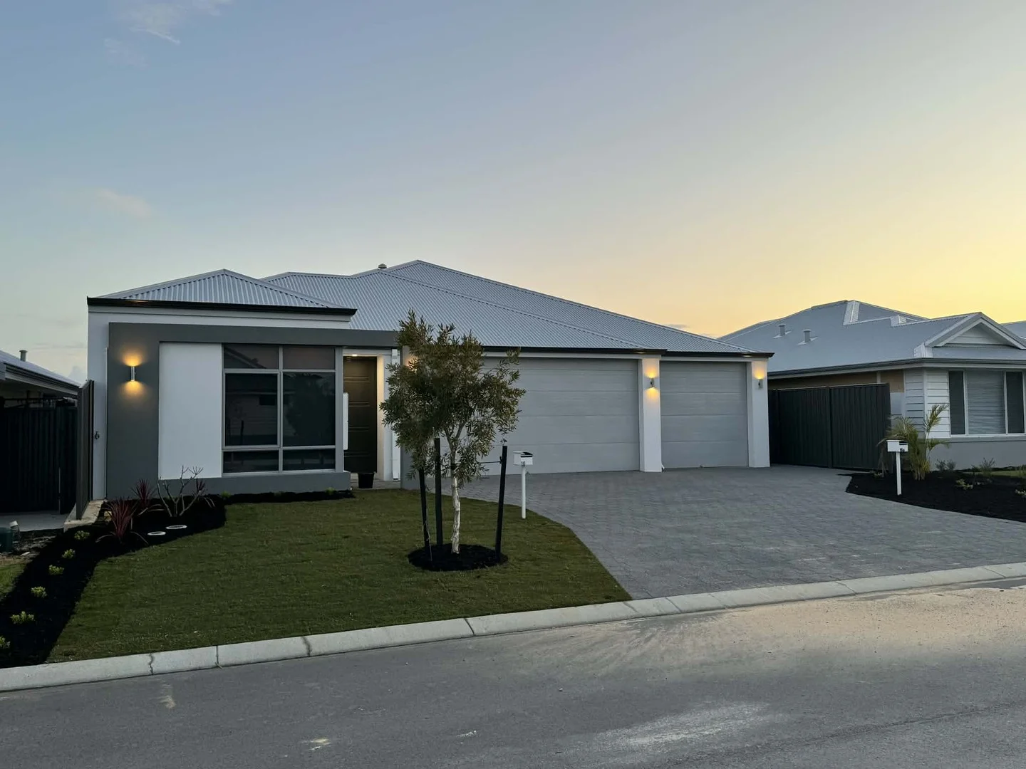 16 Siesta Way (1/18)