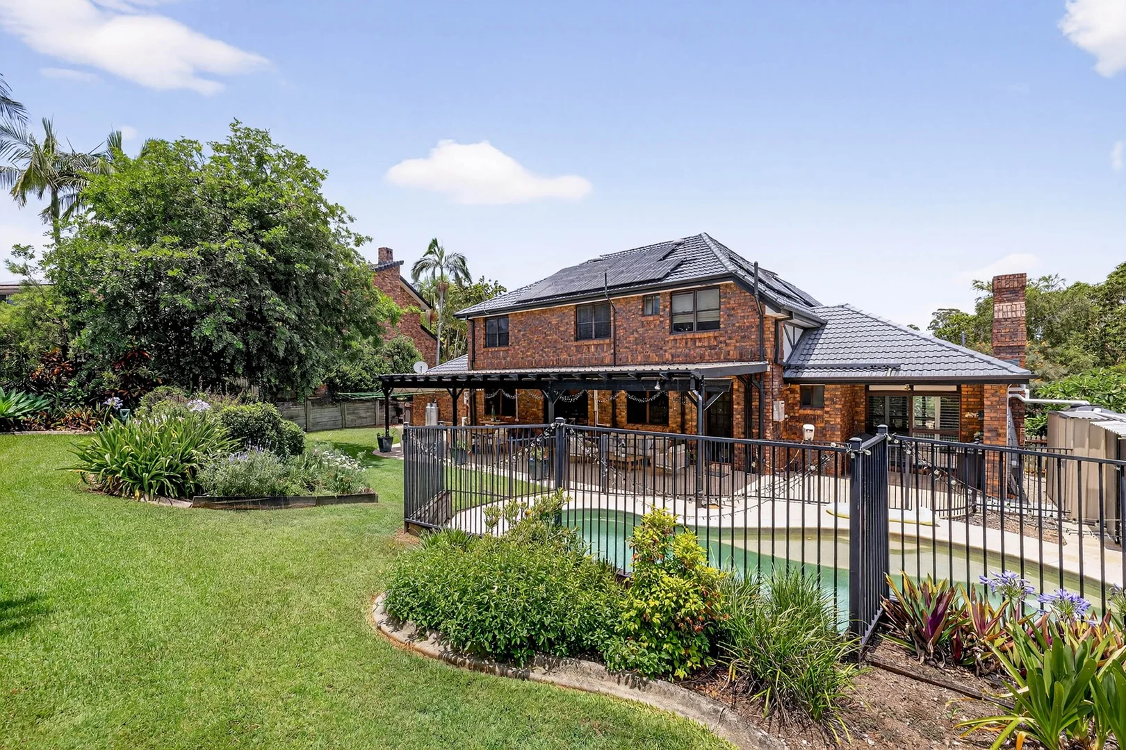 16 Turnberry Crescent (1/27)