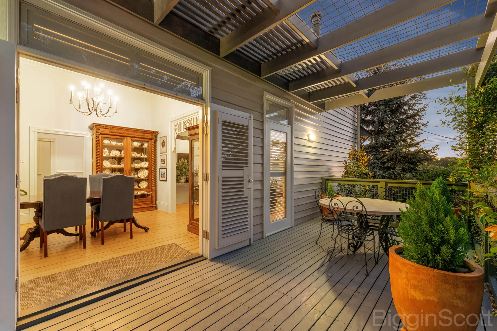 16 Vincent Street North - Image 5