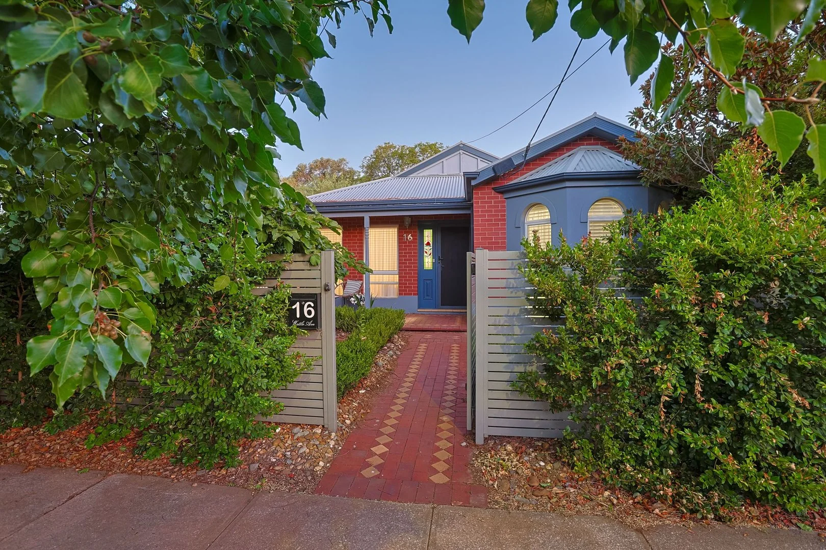 16 Wattle Avenue (1/21)