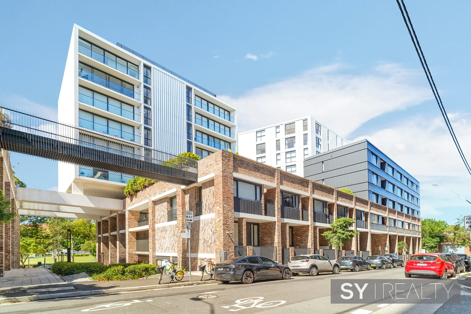 16 Wentworth Street (1/25)