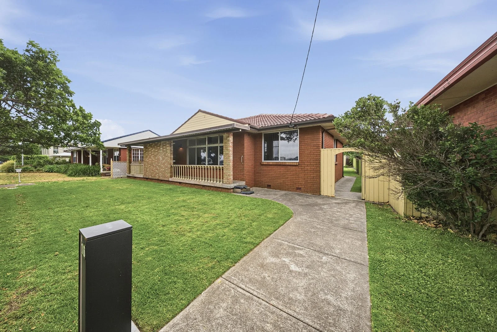 16 Wharf Crescent - Image 3