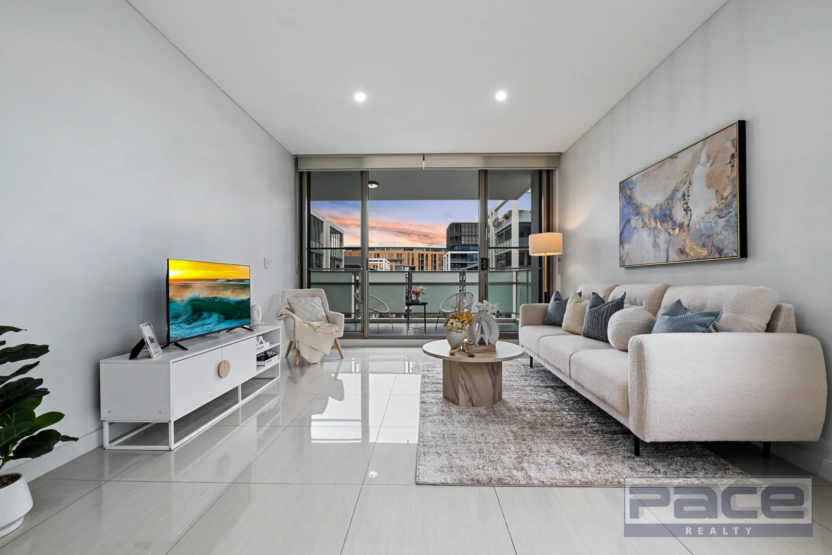 1602/1A Morton St (1/17)