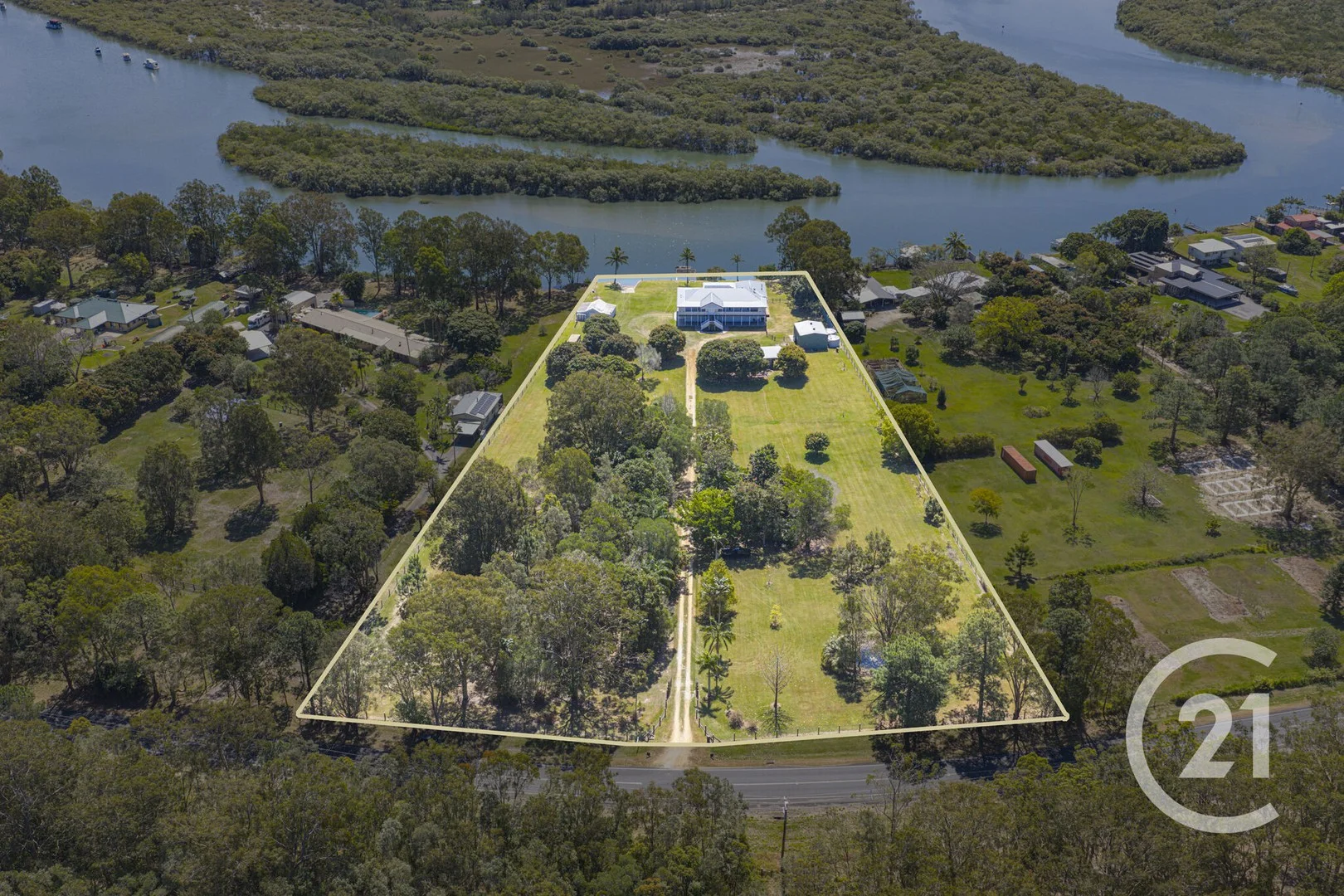 1620 Pumicestone Road (1/35)