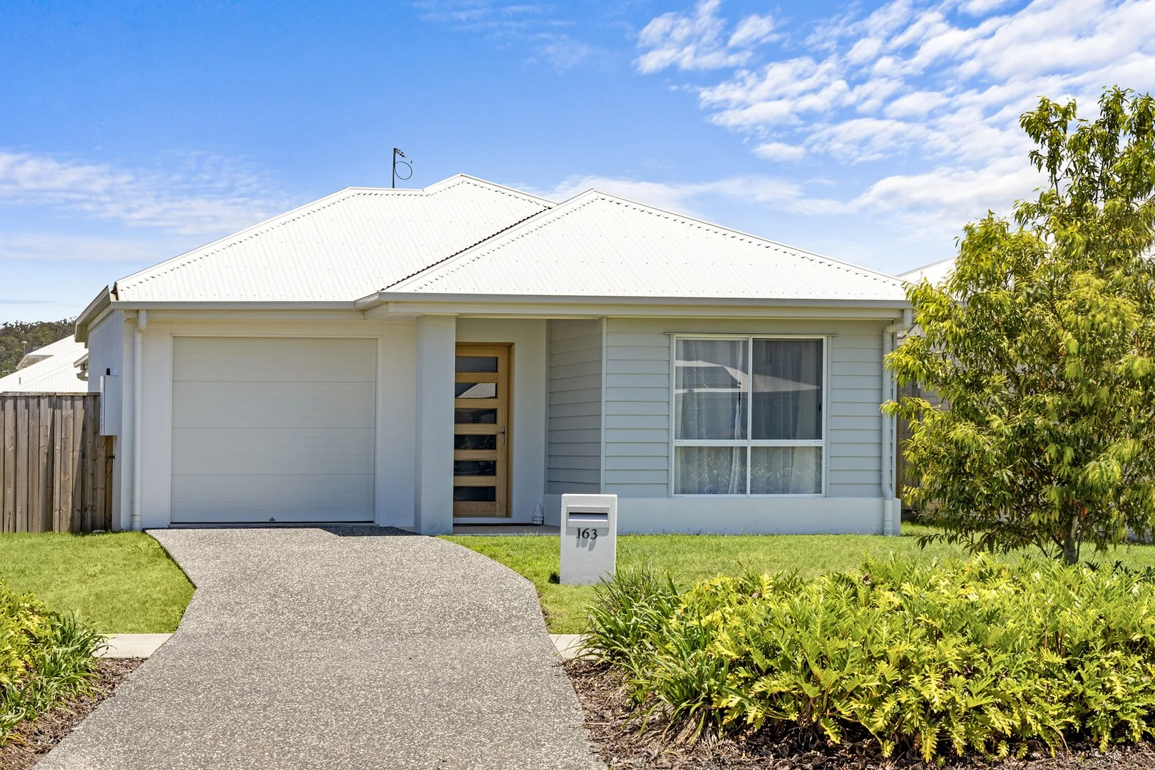 163 Great Keppel Way (1/19)