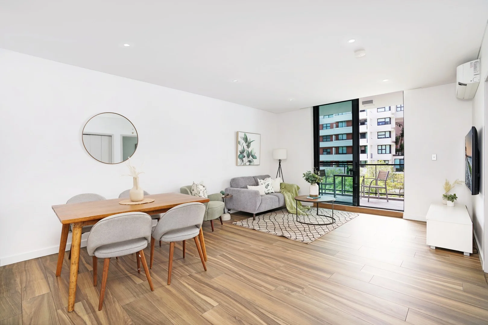 164/310 Wattle street (1/9)