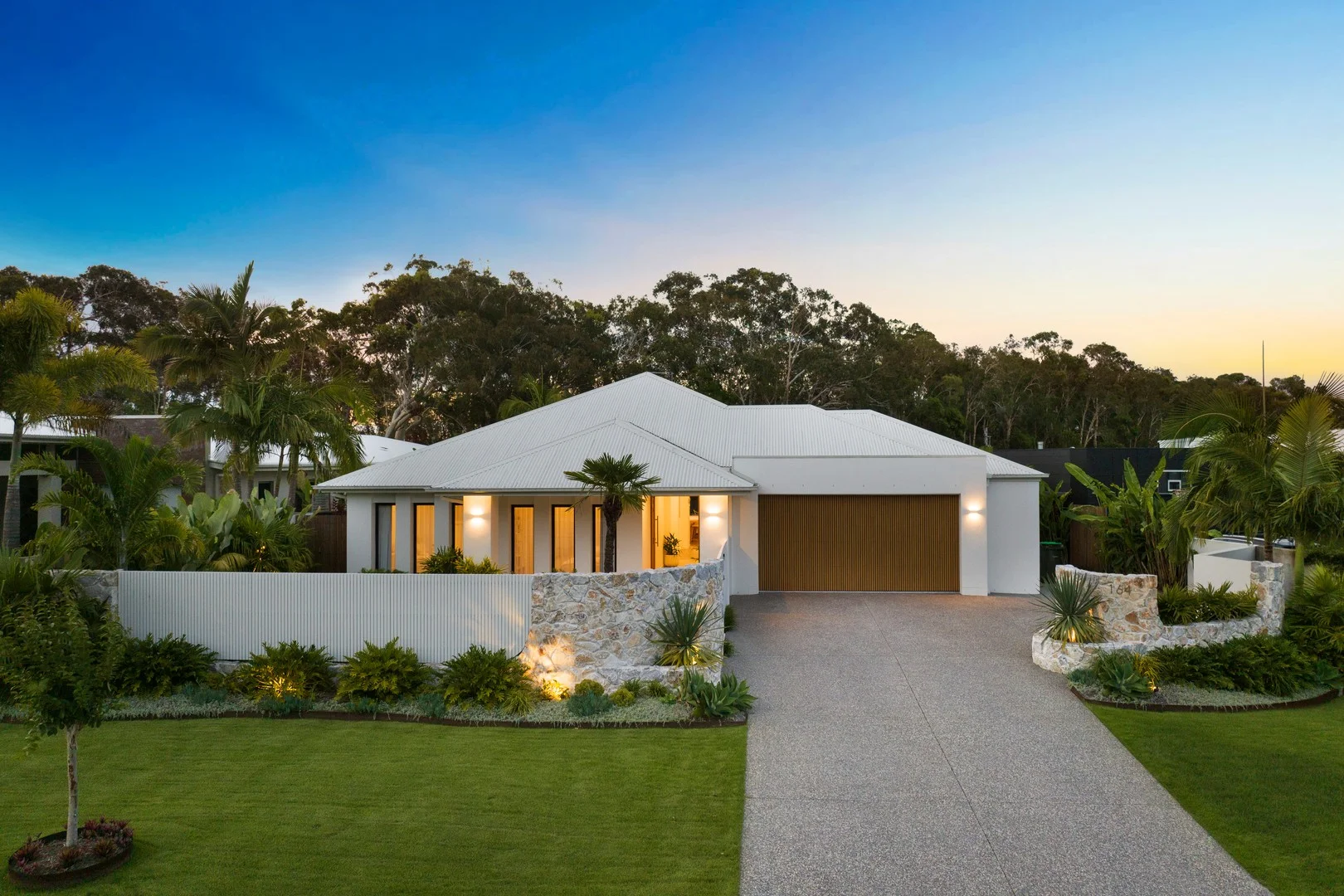 164 Balgownie Drive (1/30)