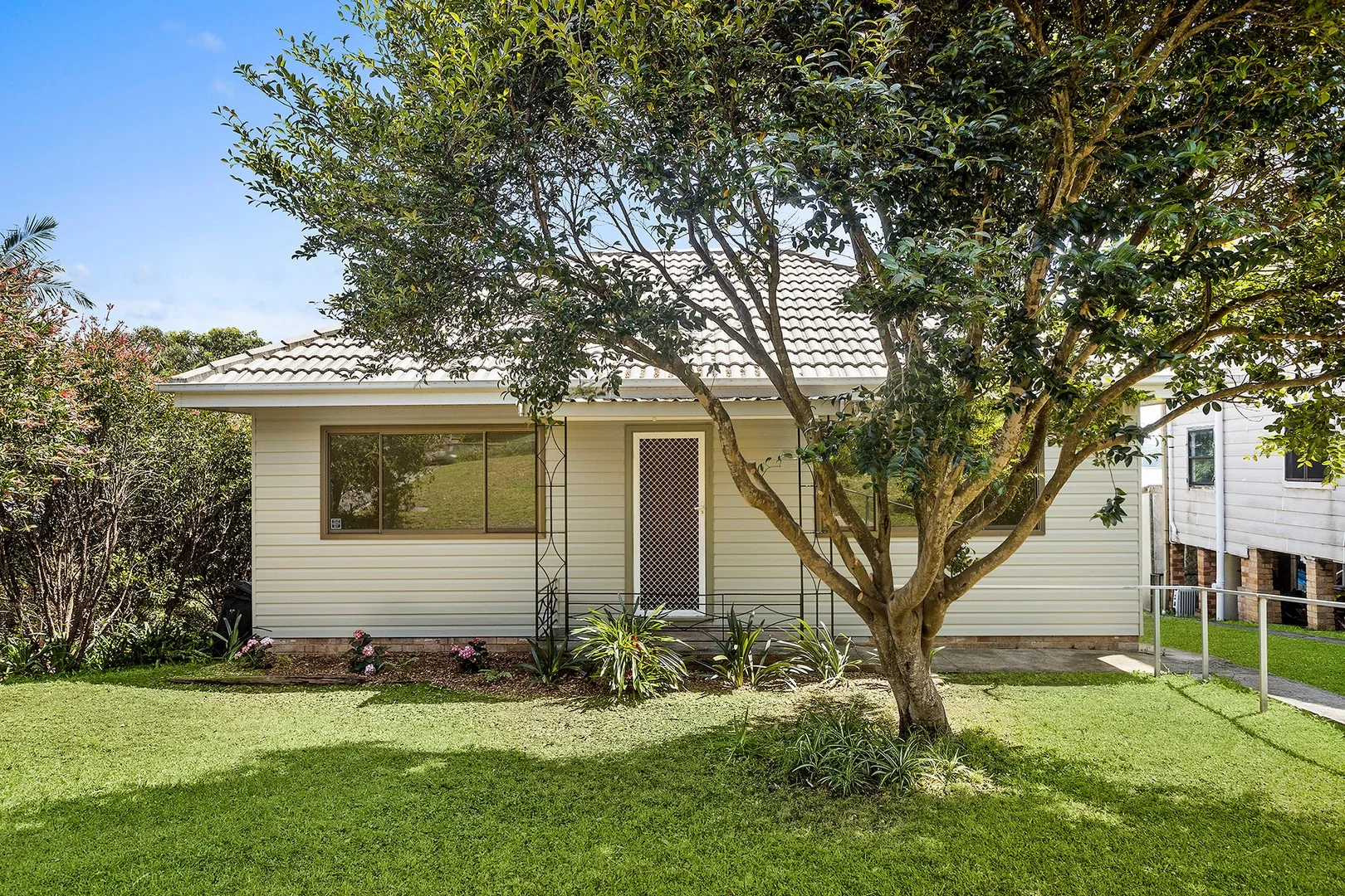 164 Lakeview Parade (1/12)