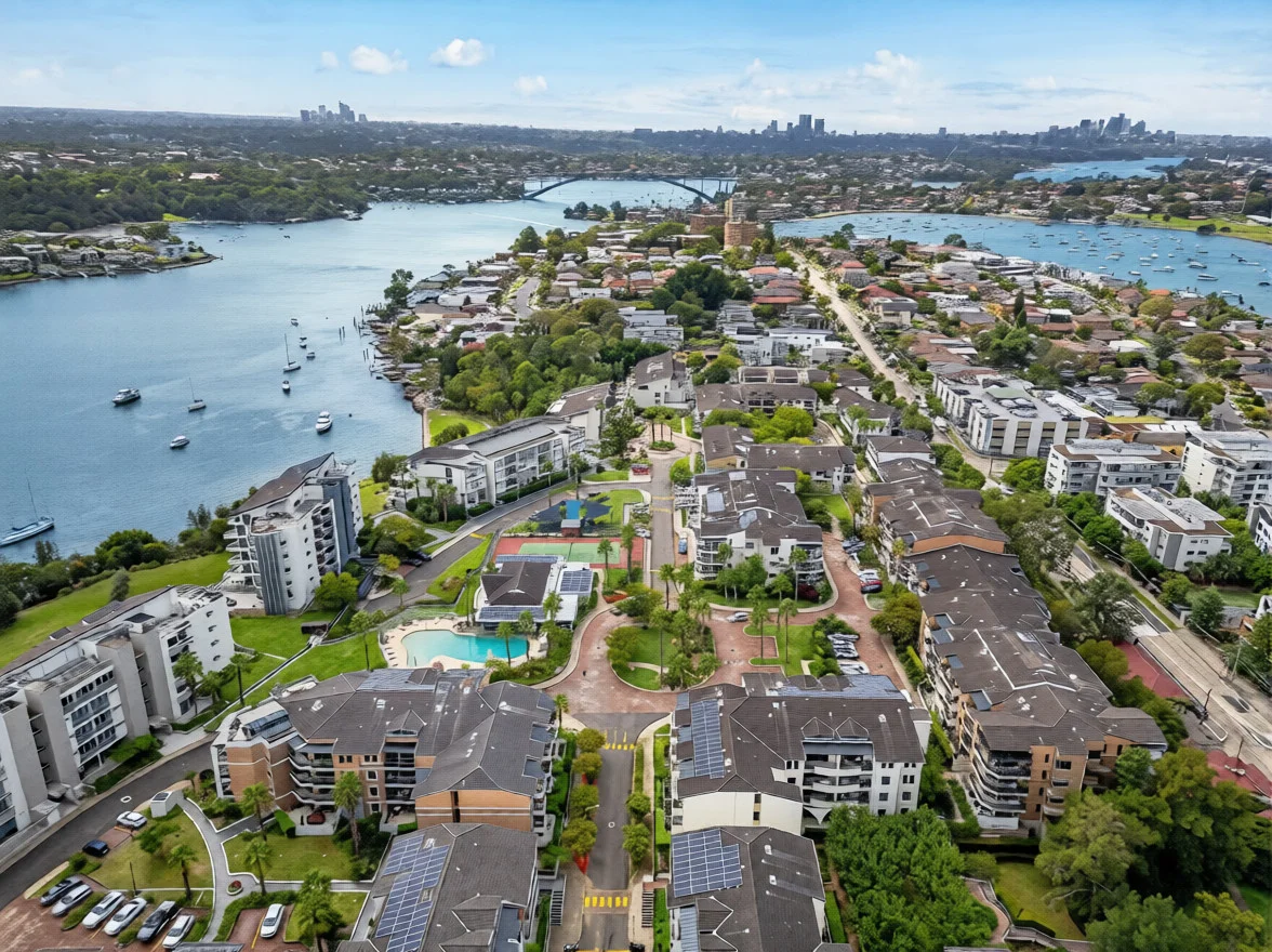 165/4 Dolphin Close (1/7)