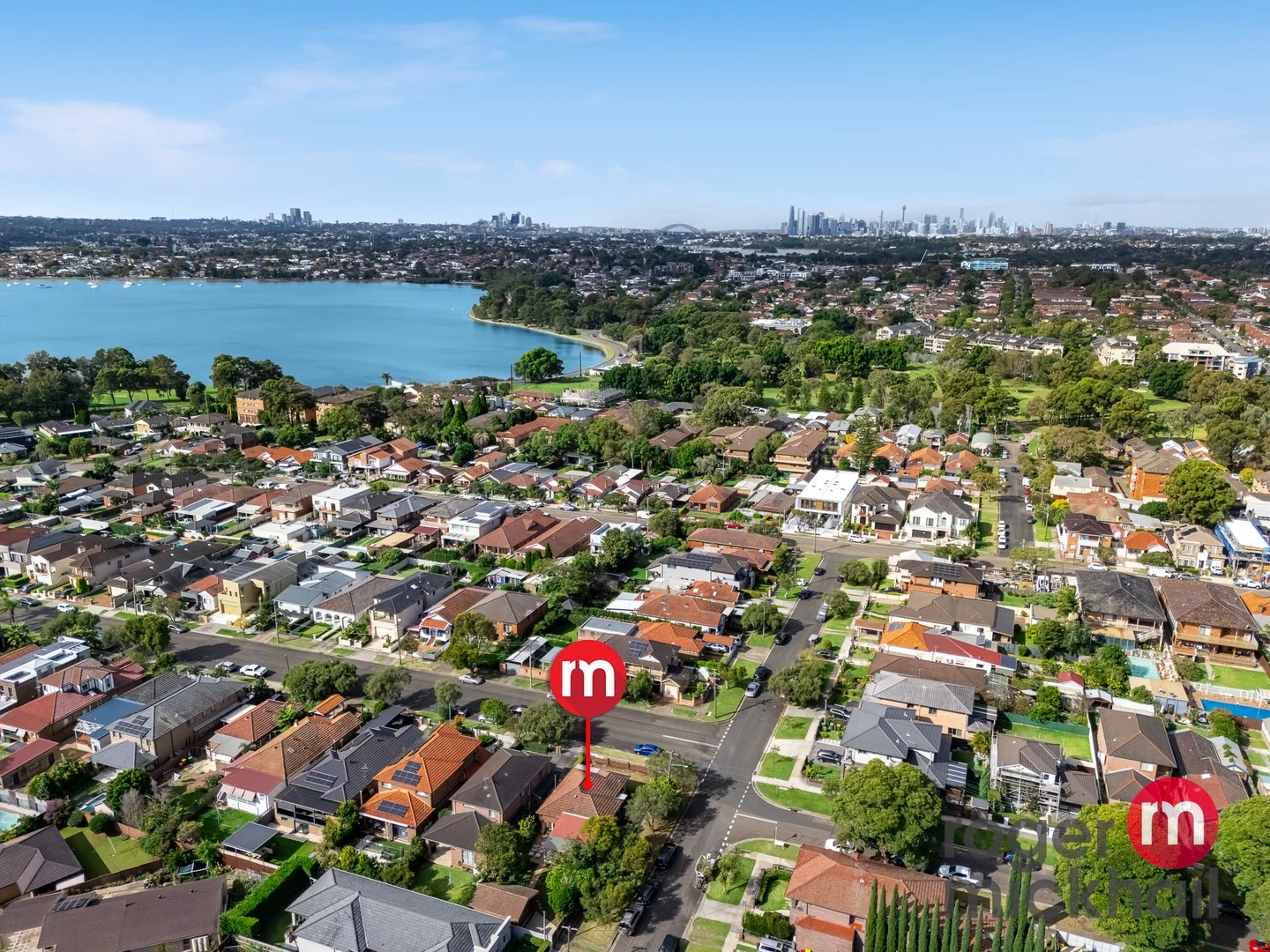 16A Renown Street (1/18)