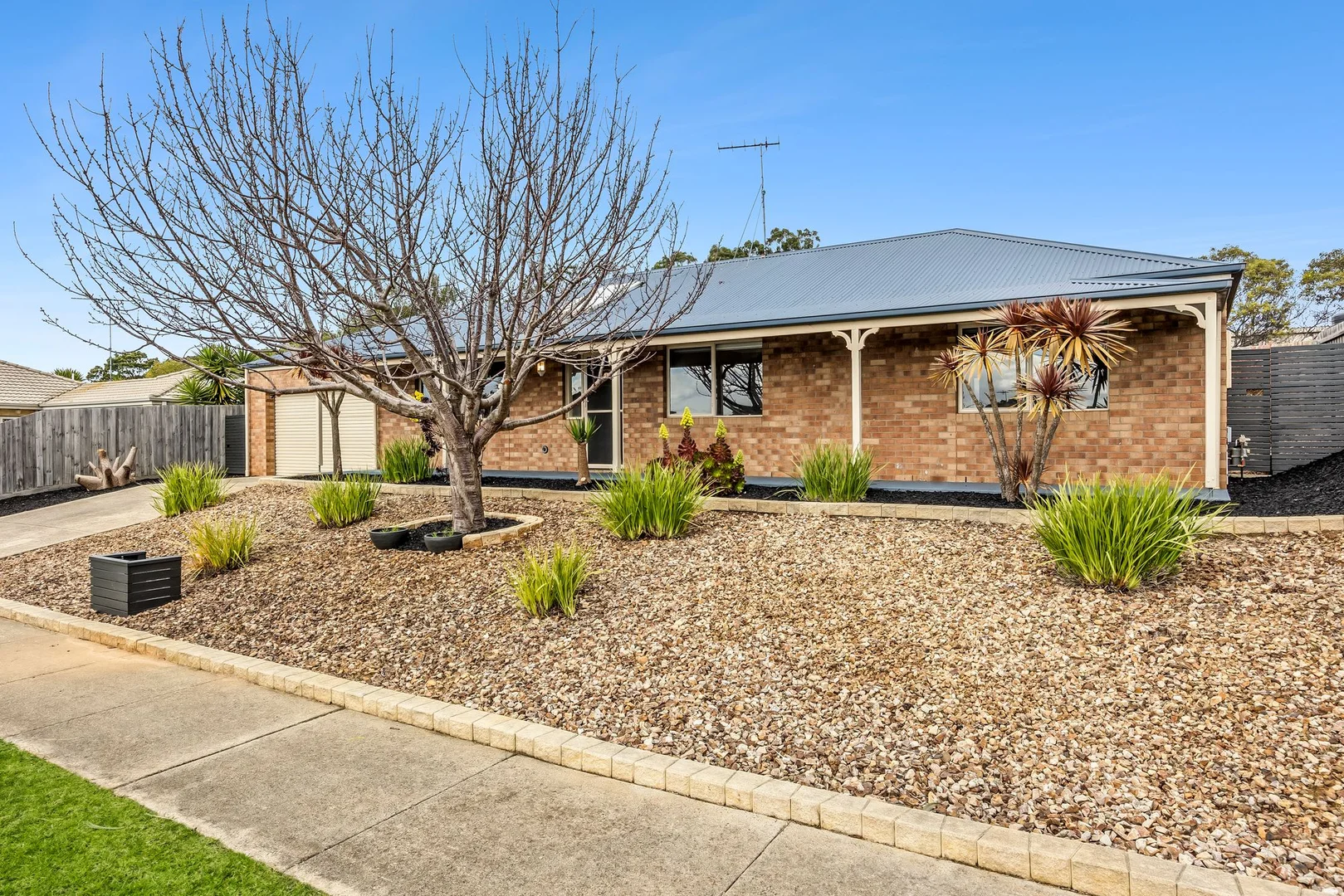 17-18 Ashwood Close - Image 2