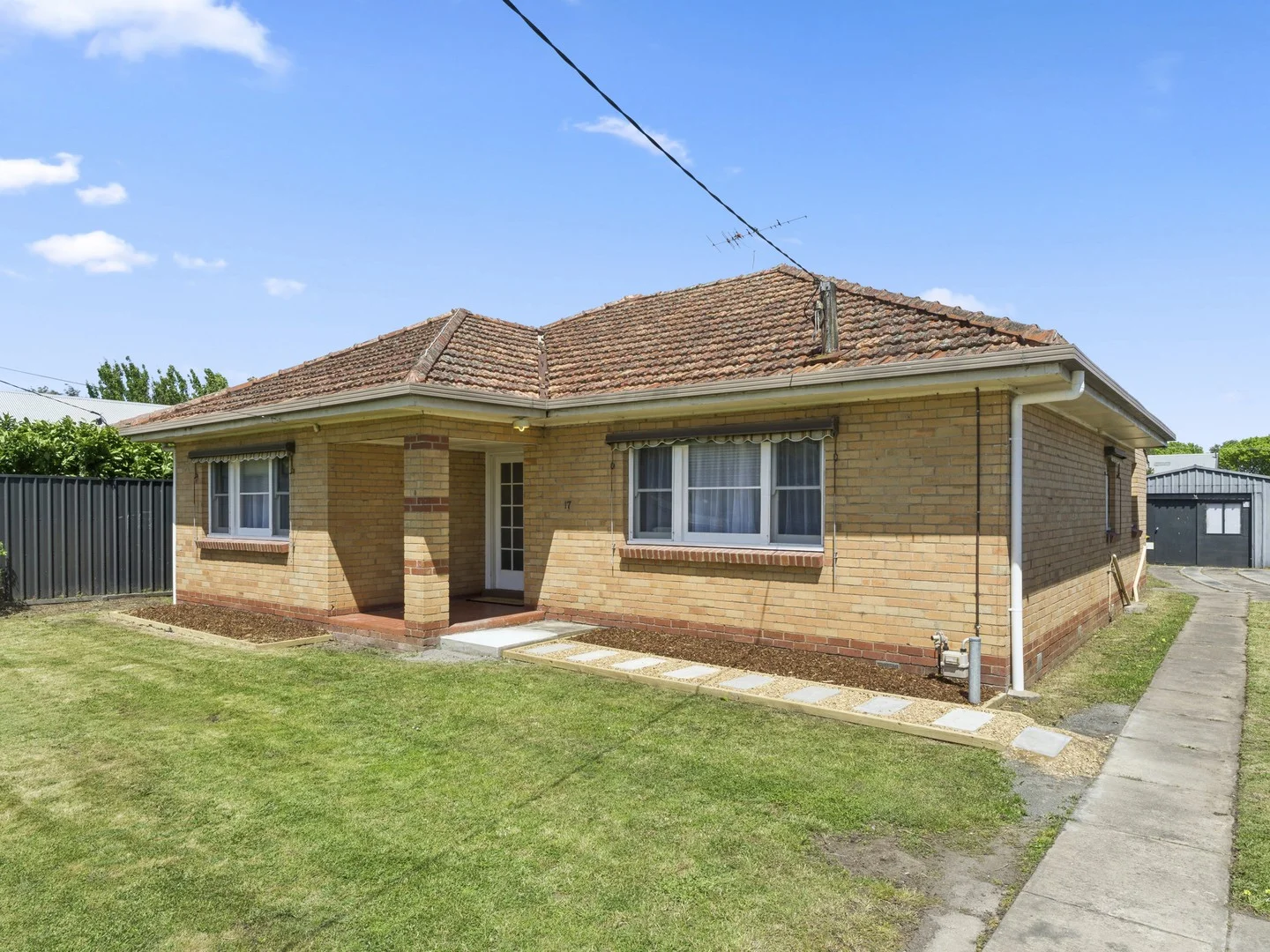 17 Armstrong Street (1/1)