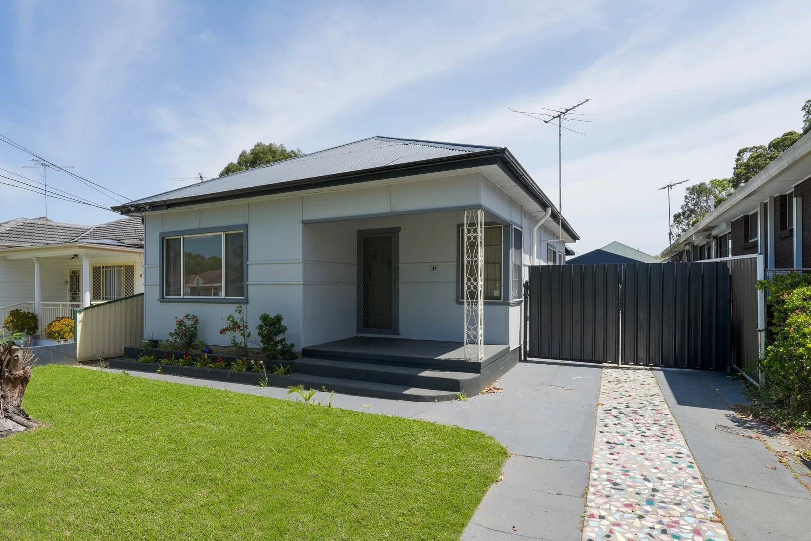 17 Ashcroft Street (1/17)