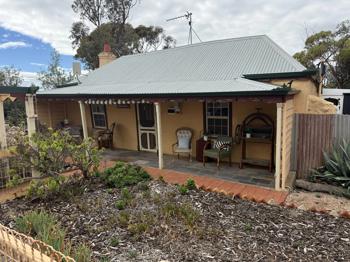 SOLD - $425,000