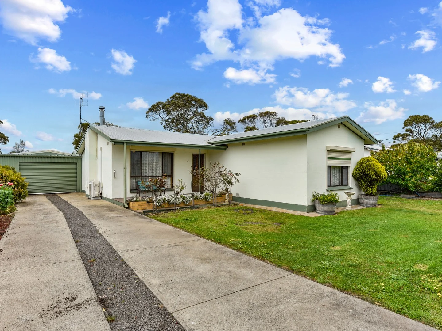 17 Bowering Street (1/20)