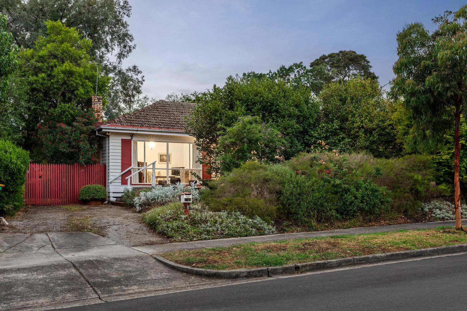 17 Canora Street (1/24)