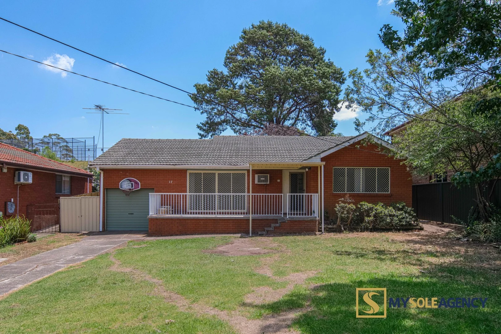 17 Christopher Street (1/10)