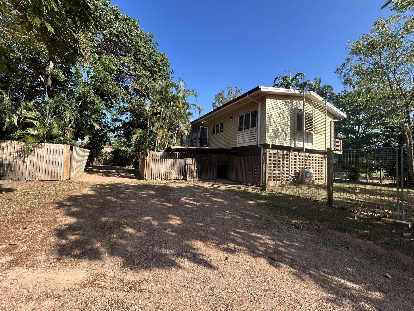 17 Circular Way (1/32)