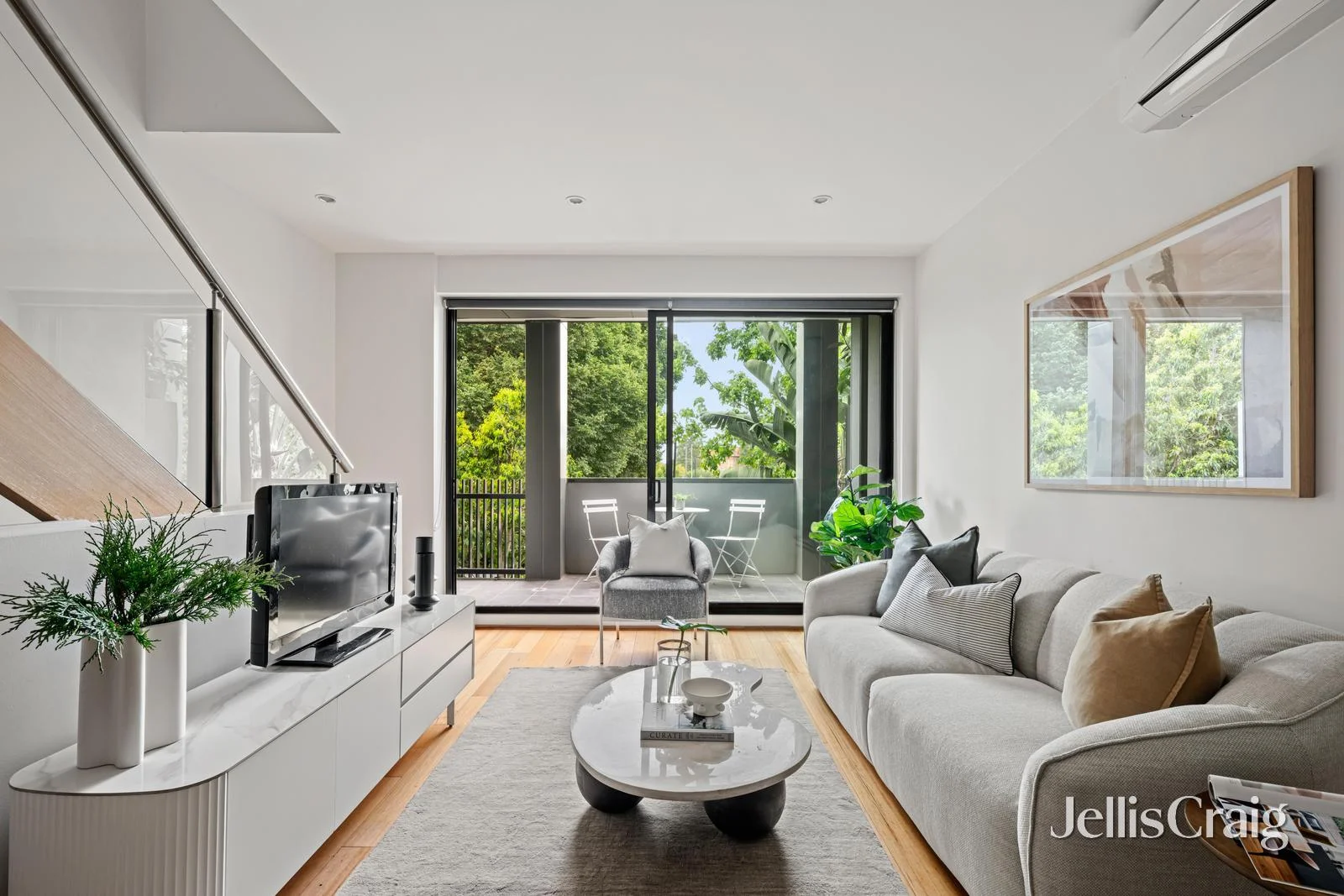 17 Dianella Walkway (1/15)