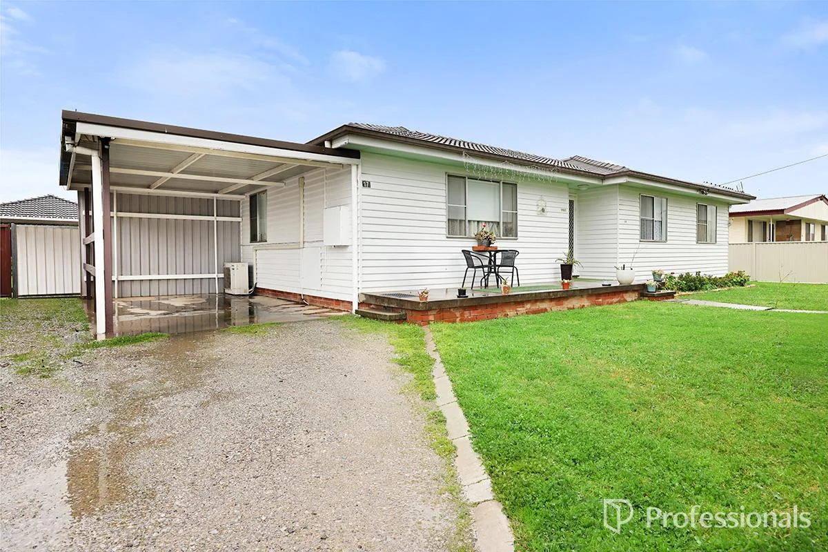 17 Evans Street (1/13)